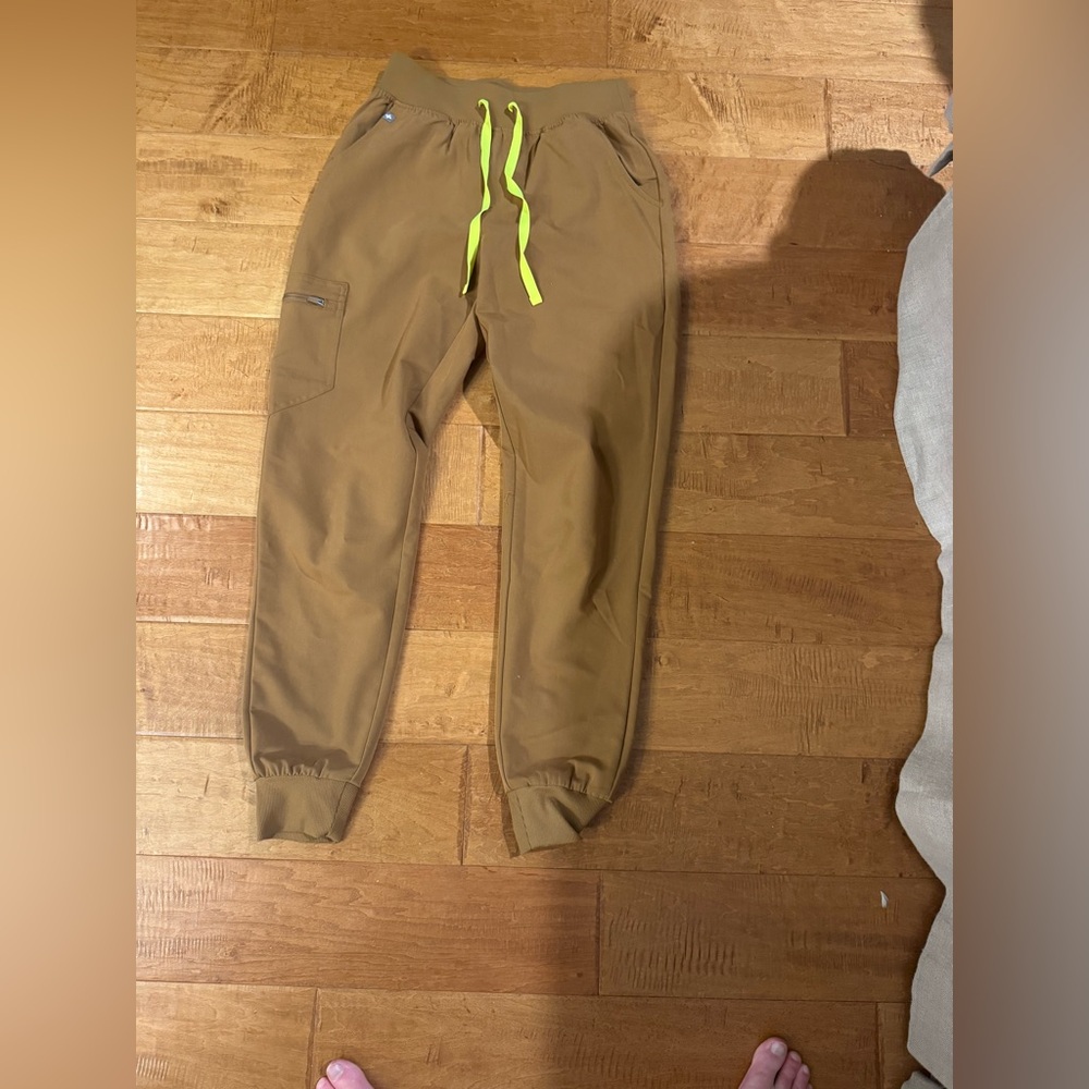 Brown figs jogger pants